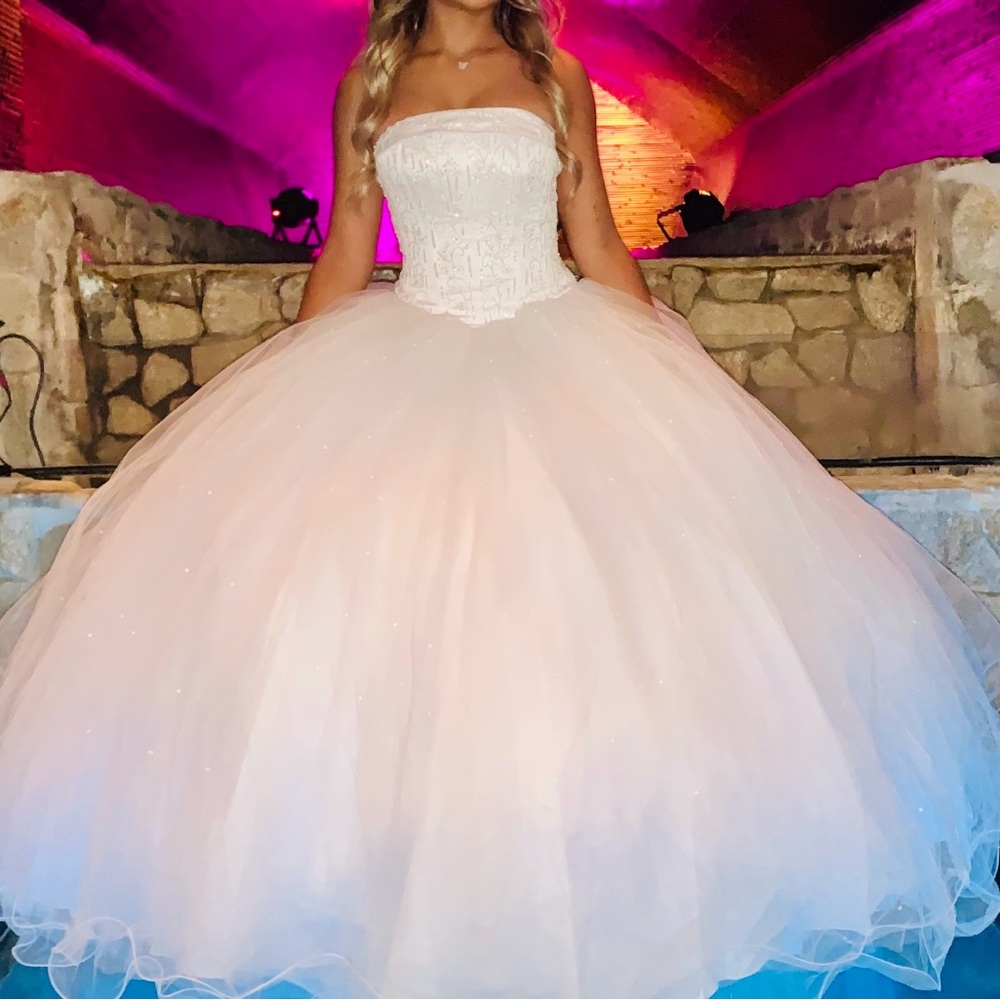 Bridal dress or sweet sixteen